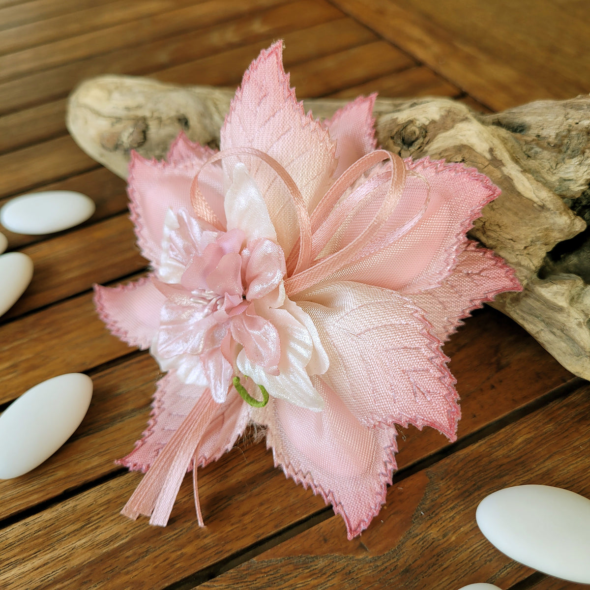 Porta confetti Margherita in canetè con ramo fiorito – Bomboniere