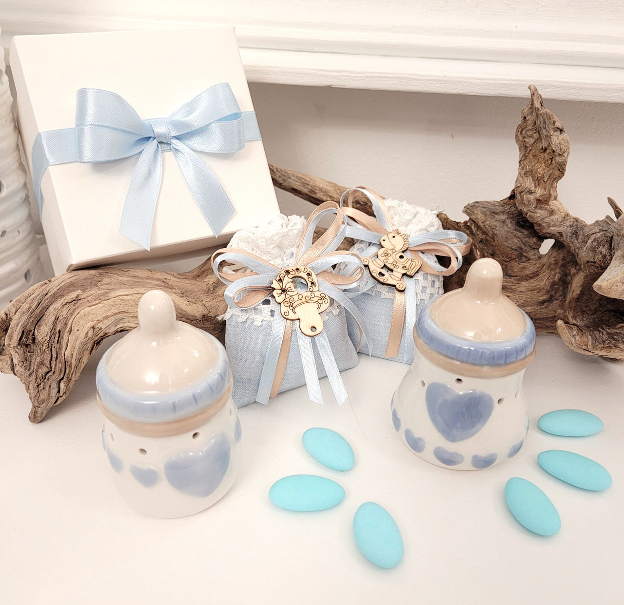 Biberon grande in porcellana azzurra e bianca con led