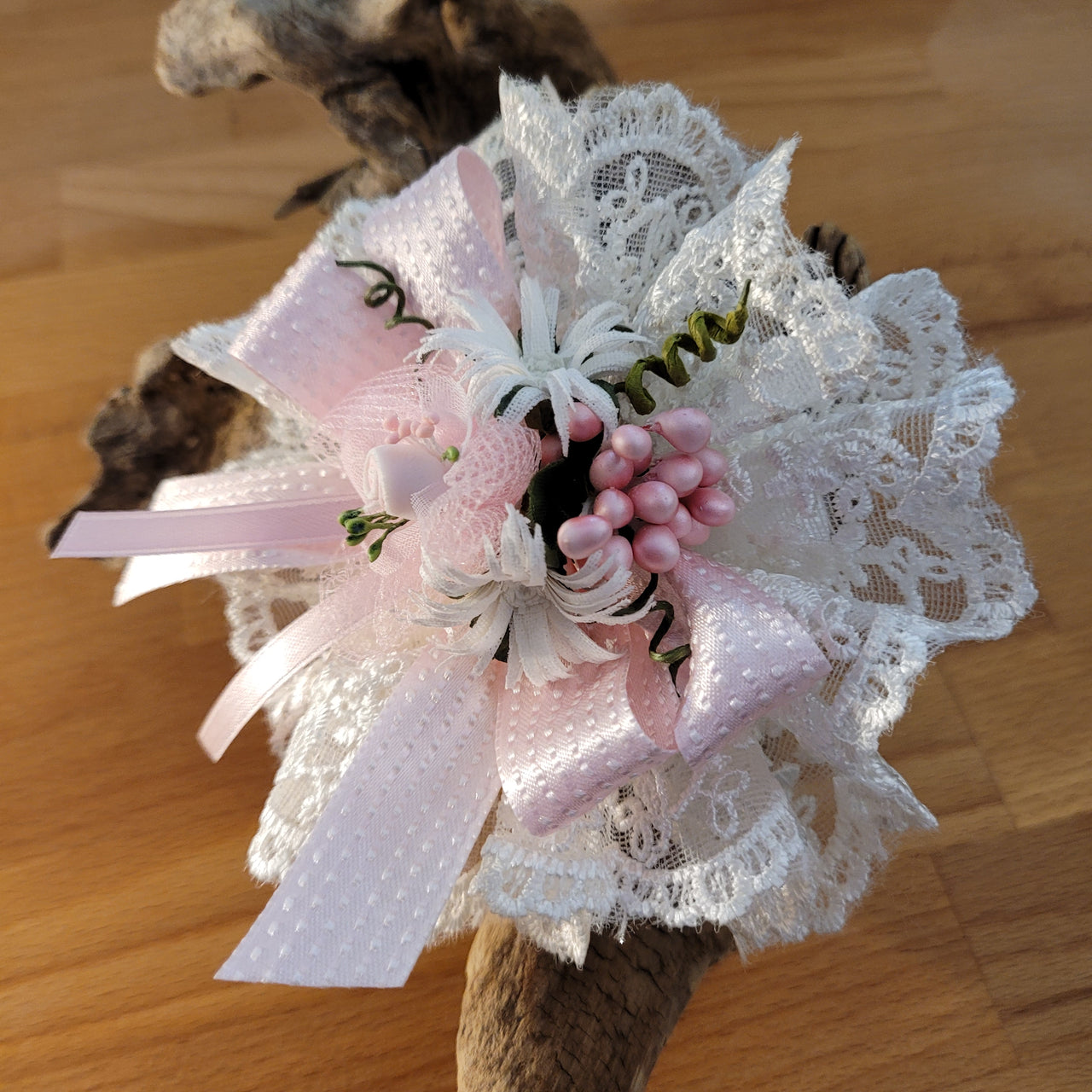 Sacchetto porta confetti in pizzo, bomboniera per bambina