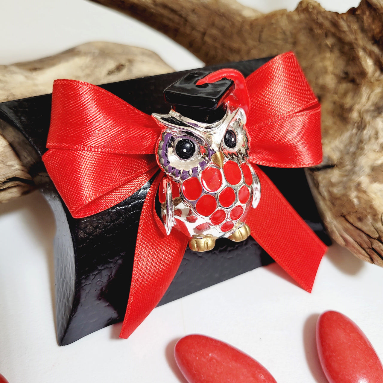 Bomboniera Laurea scatolina effetto pelle nera con magnete argentato gufetto laureato