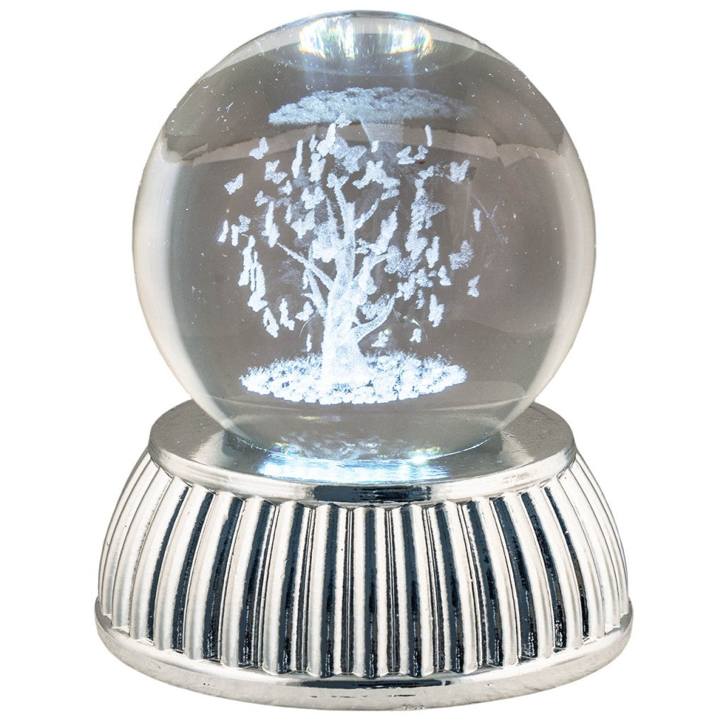 Sfera in cristallo con Albero con farfalle, base argento e LED