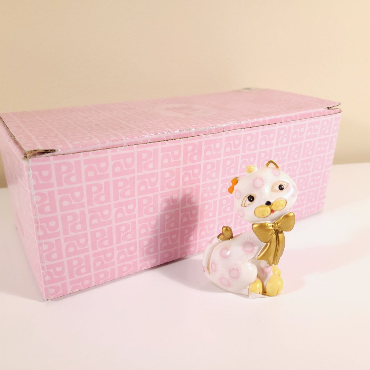 STOCK OFFERTA: Bomboniera gattina bianca e rosa, 60 pezzi