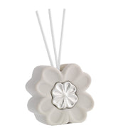 diffusore di profumoper ambiente a forma di quadrifoglio in porcellana bianca e argento con bastoncini ed essenza marca bagutta