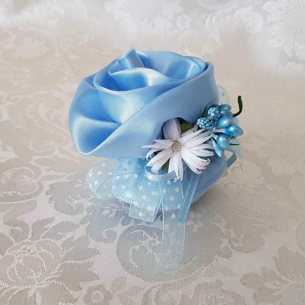 porta confetti a forma di rosa in raso azzurro completo di confetti decorazione e bigliettino