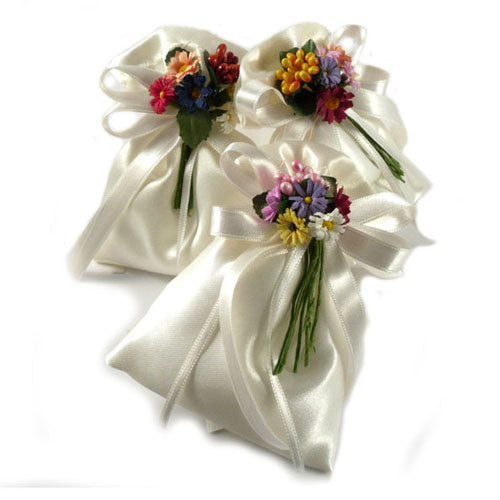 Sacchettino raso avorio con mazzolino fiorito, 55 pz